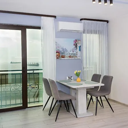 Appartamento New Colorful 1bd Getaway With An Amazing Sea View By Flat Mаnager